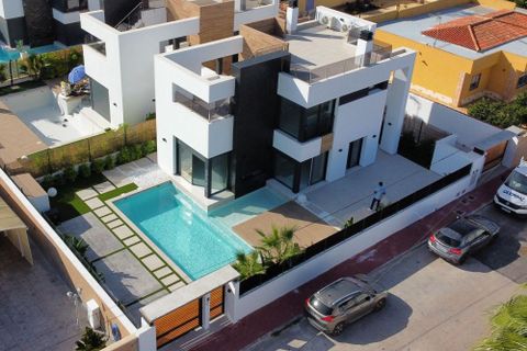 Villa a Torrevieja, Alicante, Torrevieja - € 695.000 | Ref: ks4953 - foto 2